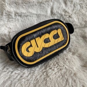 GUCCI Patent Rubber Game Patch Logo Belt Bag 85/34 Black